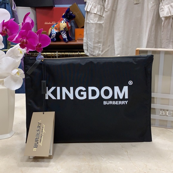 BURBERRY LONDON SIGNATURE LARGE BLACK NYLON POUCH/CLUTCH W/ KINGDOM CHECK LINING - Picture 4 of 16